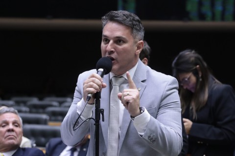 Zucco apresenta denúncia contra Fluminense no STJD