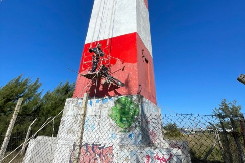 Manutenção no Farol de Arroio do Sal reforça conservação e segurança do ponto turístico