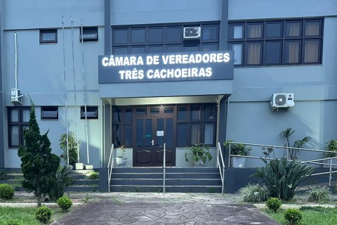Câmara aprova contratação temporária e recebe projeto de R$ 194 mil para iluminação do campo do Santo Anjo