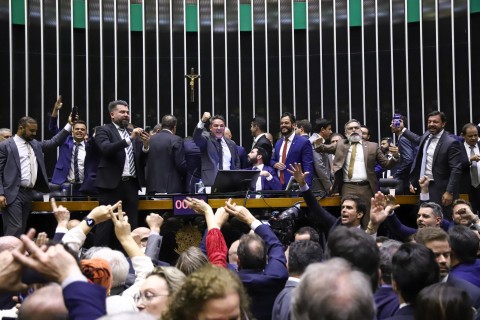 Oposição reage: esquerda quer cassar mandatos legítimos para calar a voz da direita
