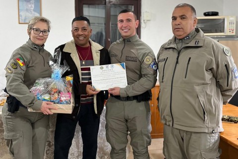 Após 33 anos de serviço, Tenente Moreira encerra carreira na Brigada Militar com homenagem no 8º BPM