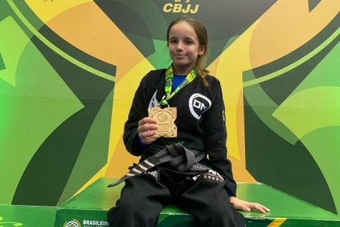 Mariah Bagatini dos Santos é a nova campeã brasileira do Jiu-Jitsu Kids