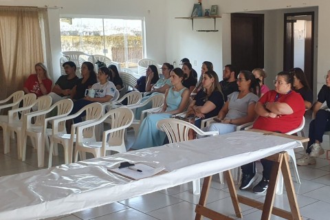 Três Cachoeiras promove capacitação continuada em saúde mental para profissionais da rede municipal