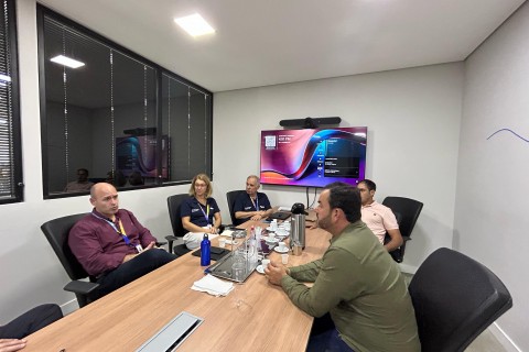 Câmara Municipal pressiona e CEEE promete troca de postes e R$ 4 milhões em investimentos