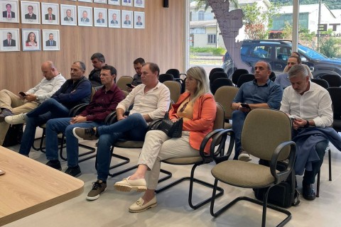 Prefeitos recebem Corsan AEGEA para tratar sobre rede de água e esgoto na região