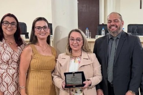 Etiane Clavijo recebe título de Cidadã Emérita de Três Cachoeiras em sessão solene
