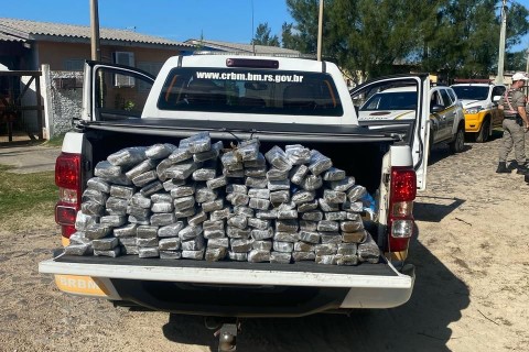 8º BPM apoia Batalhão Rodoviário na apreensão de mais de 100 kg de drogas em Cidreira