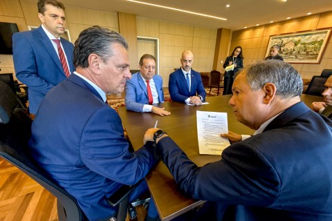 Ministro da Agricultura se compromete em avaliar proposta alternativa para securitização das dívidas rurais