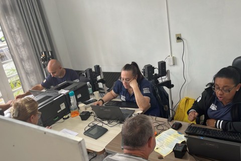 Moradores emitem gratuitamente nova Carteira de Identidade em Três Cachoeiras