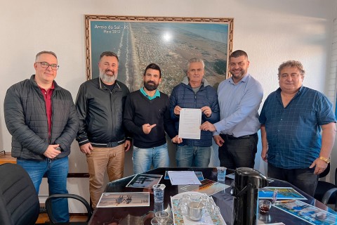 Emenda parlamentar garante novo trator para a agricultura de Arroio do Sal