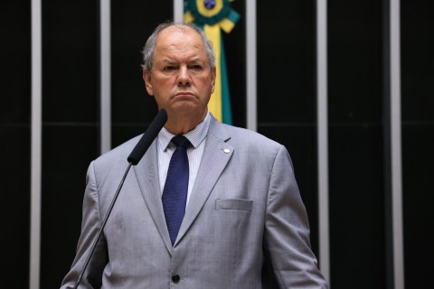 Alceu Moreira propõe derrubada da portaria que define novas regras para produção e comércio de morangos
