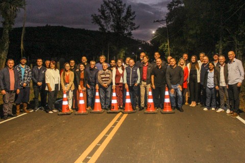 Asfalto da Estrada do Morro Azul é inaugurado