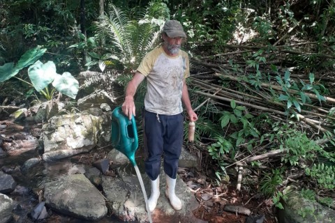 Secretaria de Saúde distribui larvicida biológico para controle do mosquito borrachudo