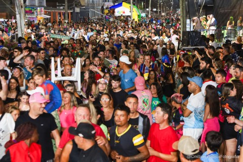 O melhor Carnaval que Arroio do Sal já viu: mais de 35 mil pessoas participaram da edição de 2025