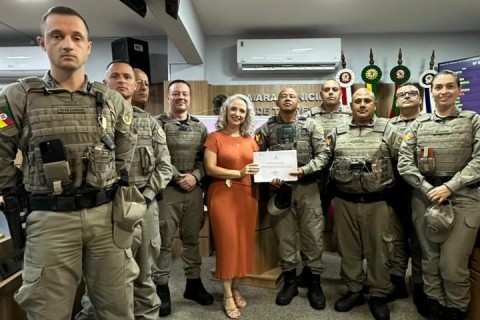 Câmara Municipal homenageia policiais militares de Torres