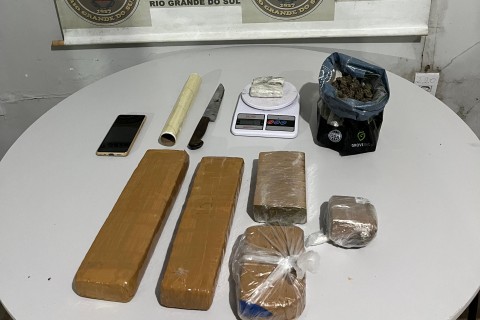 BM prende homem com quase três quilos de maconha em Torres