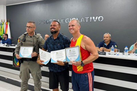Comandante da 3ª Companhia Policial-Militar do 8º BPM recebe Moção de Aplauso pela atuação na 56ª Operação Golfinho