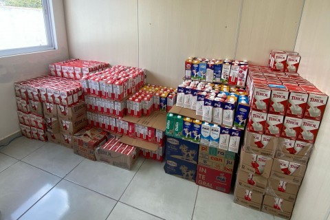 Leites doados no Carnaval de Arroio do Sal beneficiarão 150 famílias em vulnerabilidade