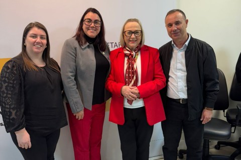 Prefeita de Três Cachoeiras discute demandas do hospital de Torres em reunião com Secretária de Saúde