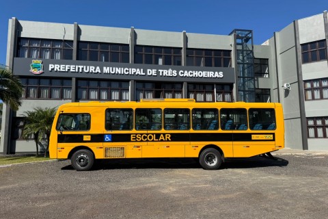 Três Cachoeiras recebe novo ônibus escolar com apoio do deputado Pedro Westphalen