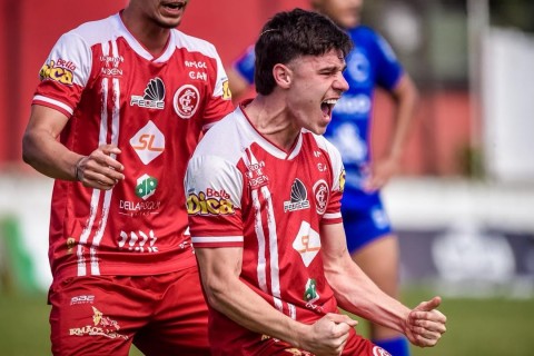 Jovem destaque do Inter de Santa Maria, Inácio Artifon valoriza primeira oportunidade na elite do futebol gaúcho