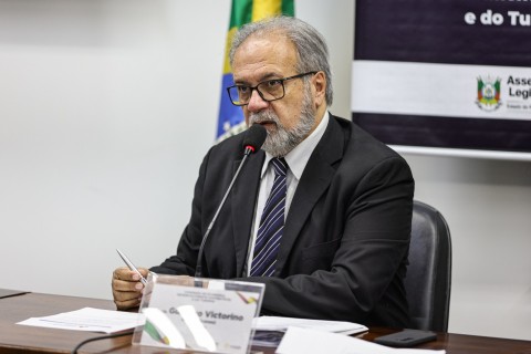 Desconto do IPVA para carros híbridos é a proposta do deputado Victorino