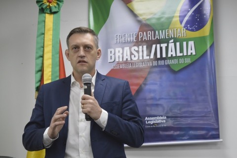 Deputado Guilherme Pasin se manifesta contra as alterações nas regras da cidadania italiana