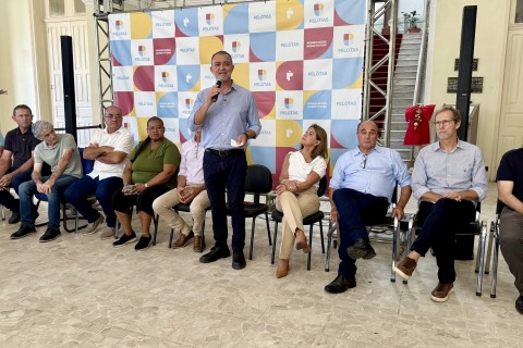 Conab anuncia R$ 4 milhões para compra de pêssego de produtores gaúchos