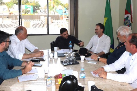 Deputado Luciano Silveira reforça pedido de pavimentação da ERS-484 em reunião com vice-governador e secretário de Transportes
