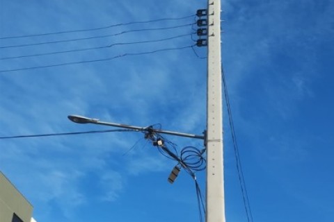CEEE Equatorial realiza troca de postes em Torres e supera meta de melhorias no primeiro trimestre de 2026