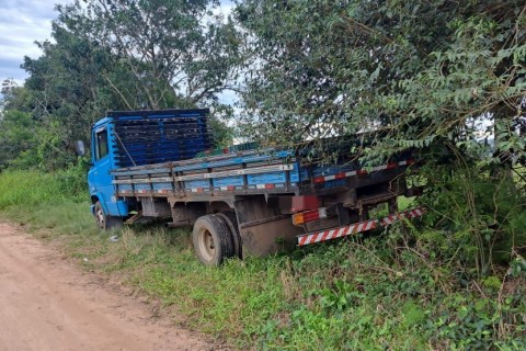 Brigada Militar recupera caminhão furtado em Três Cachoeiras encontrado em Santo Antônio da Patrulha