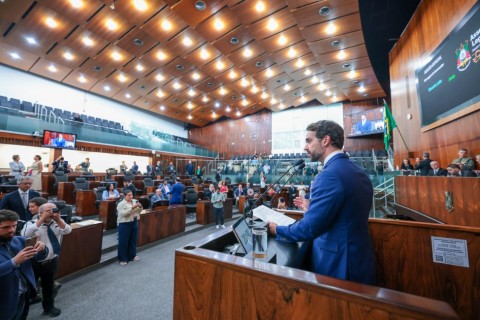 Na abertura do ano legislativo, Leite faz balanço do governo e destaca avanços na educação, saúde e segurança